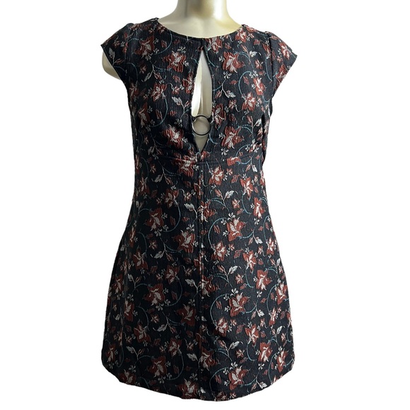 Free People Dresses & Skirts - Free People Women’s Size 6 Say Yes Mini Dress Black Red Floral Jacquard Keyhole
